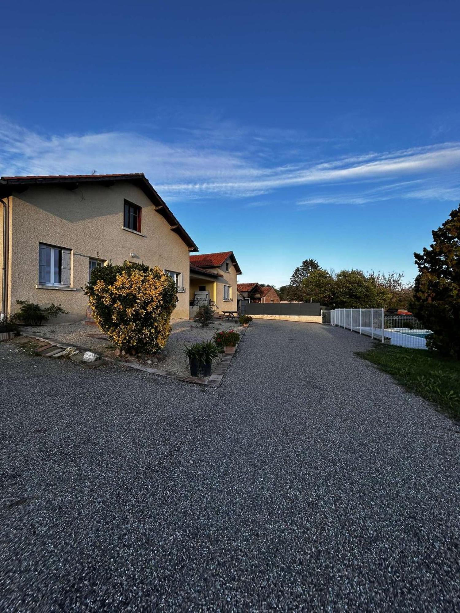 Gite La Garrigue Montbarla Exteriör bild